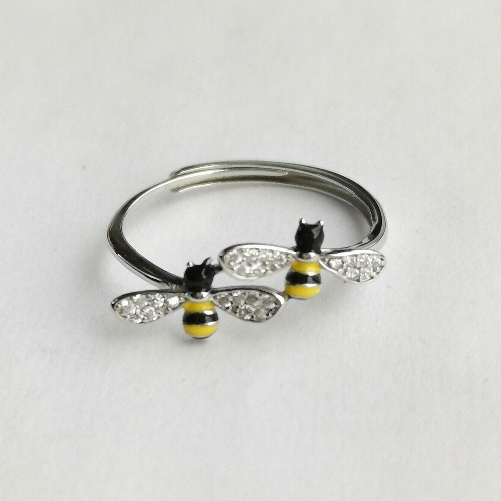CZ enamel Bee ring size 6 🆕